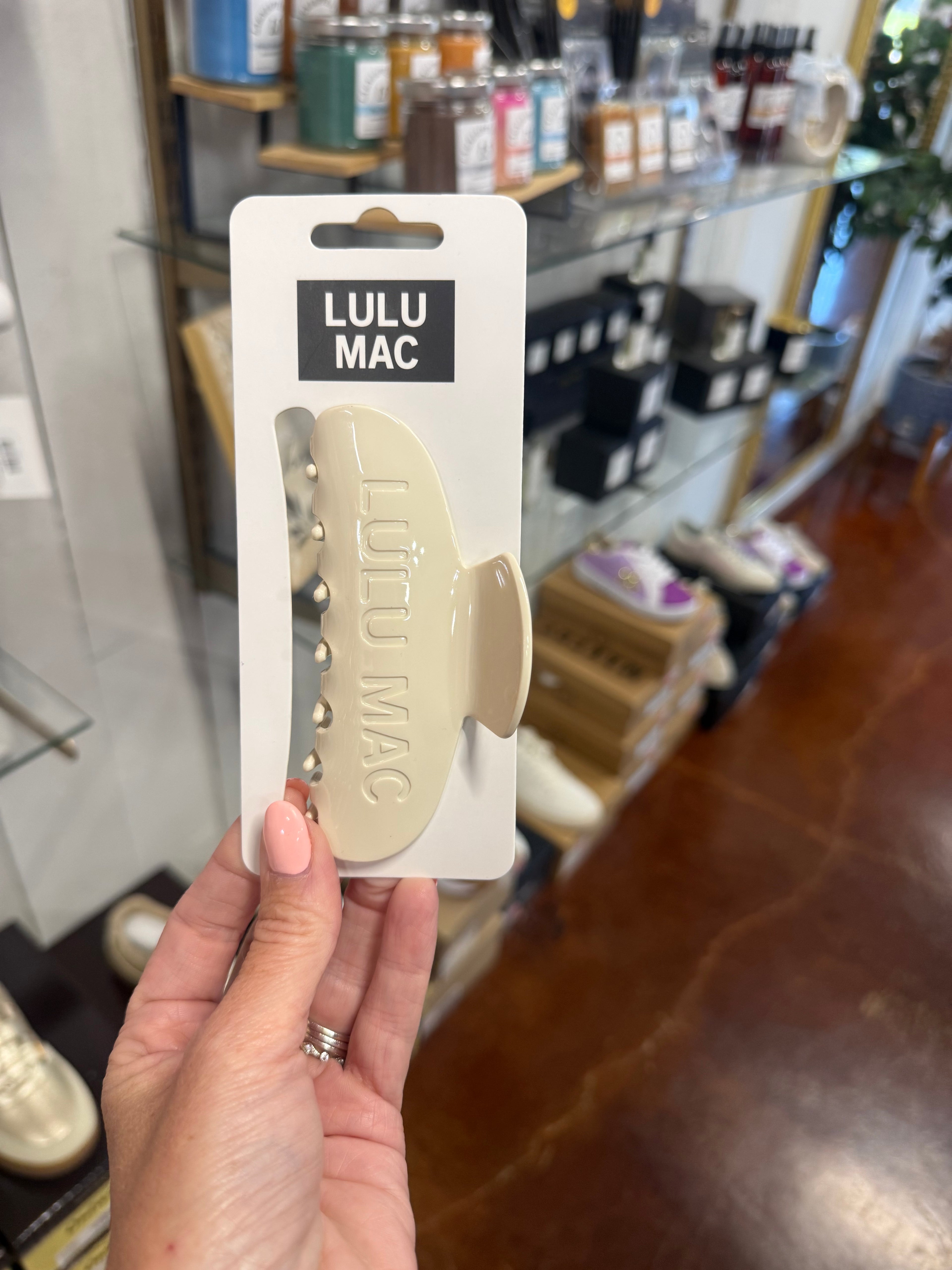 The Ivory Lulu Mac Hair Clip