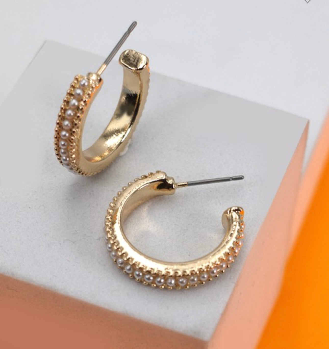 Pearl Studded Hoop Earrinngs