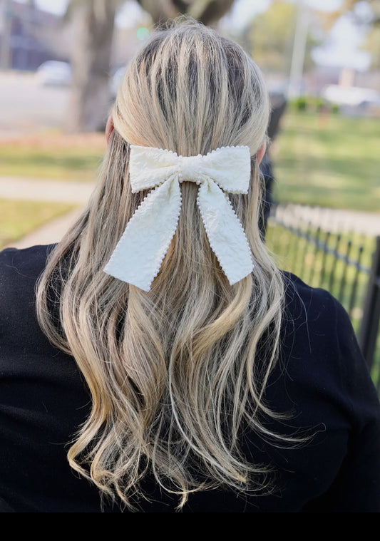 The Blakely Pearl Lined Bow