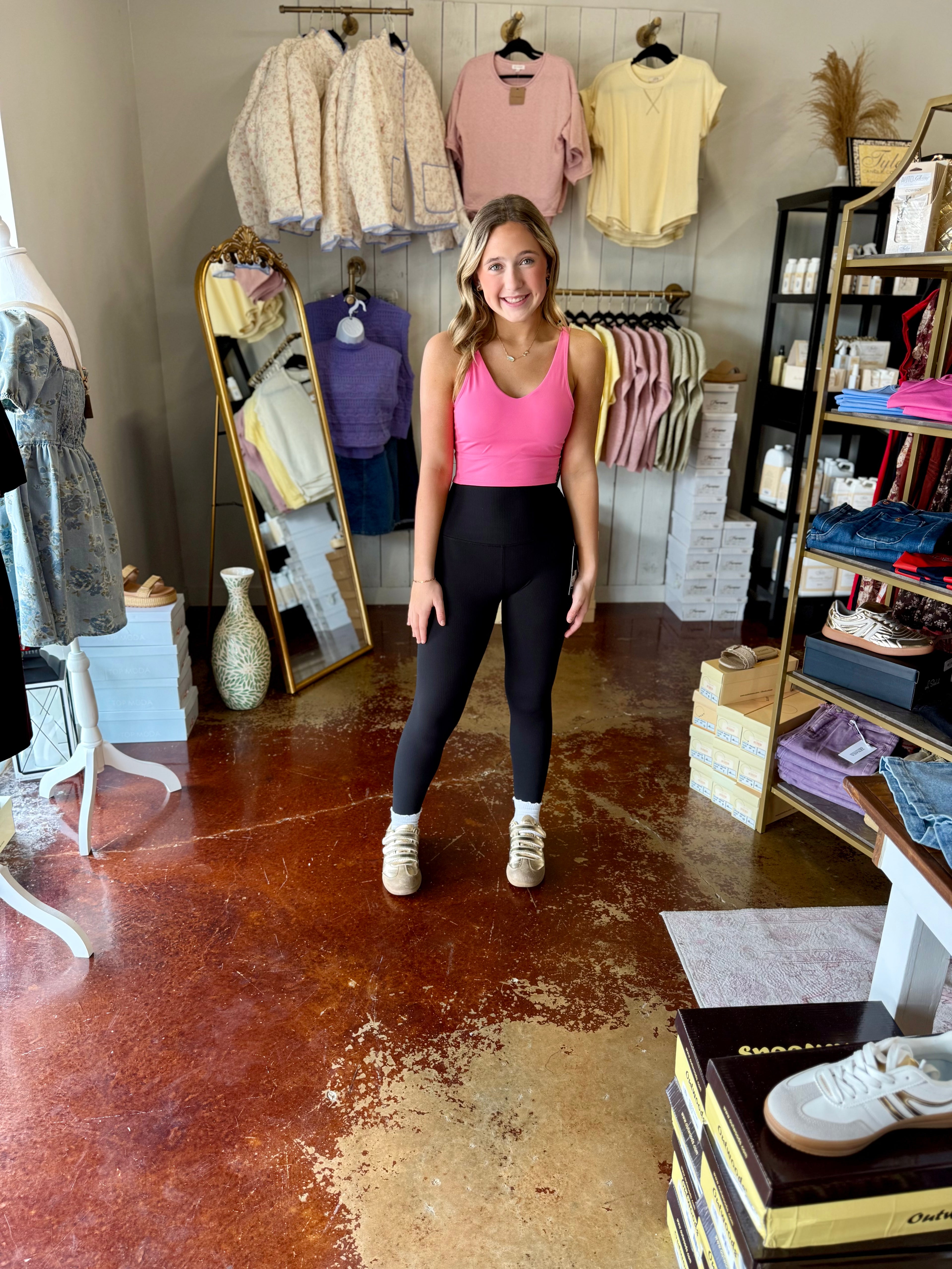 The Wonderlink Everyday Solid Ankle Leggings